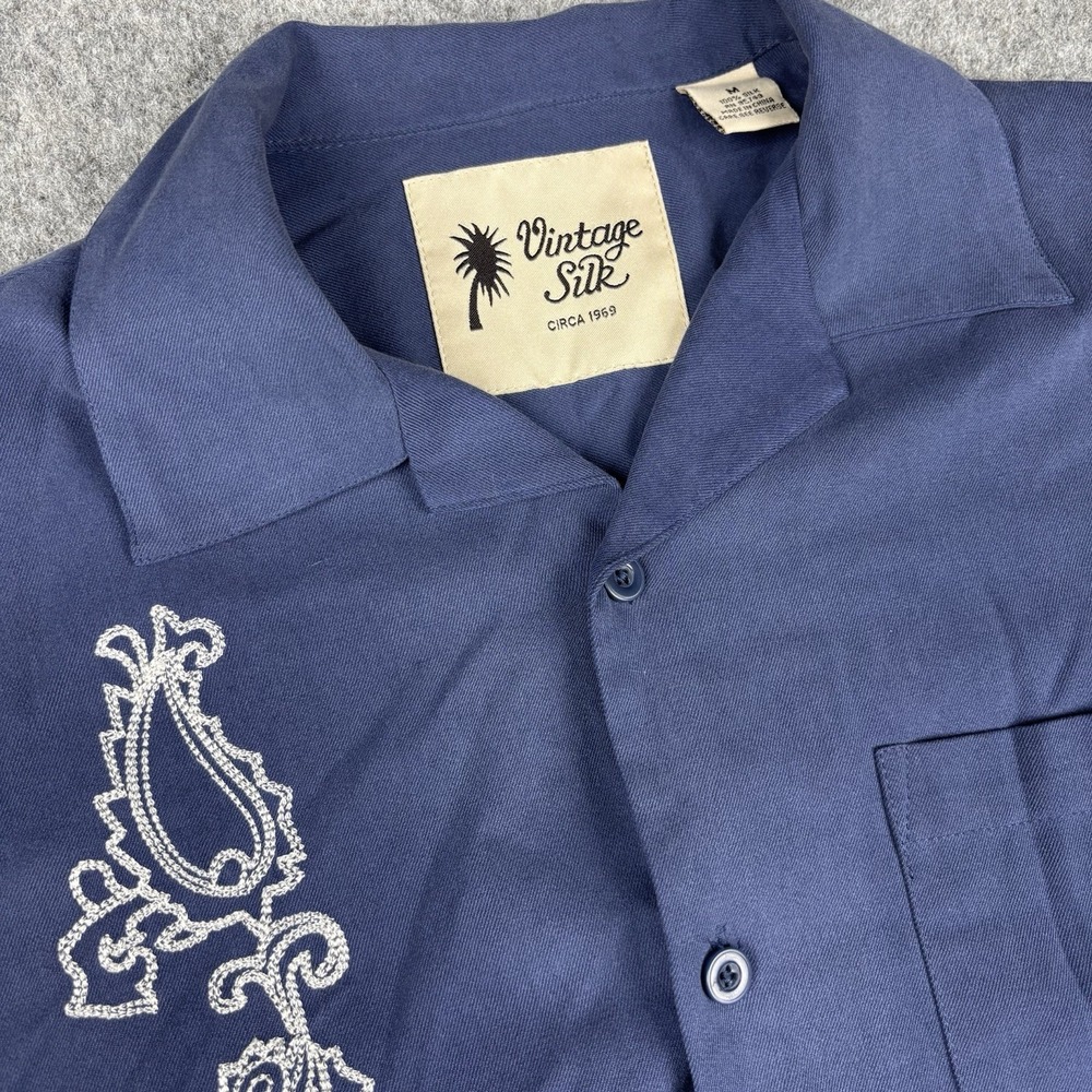 Vintage Silk Circa 1969 Shirt Mens Medium Blue Embroidered Camp VTG Short Sleeve